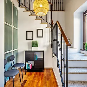 Appartement Elegant 2 Bedrooms Near Duomo, Milan